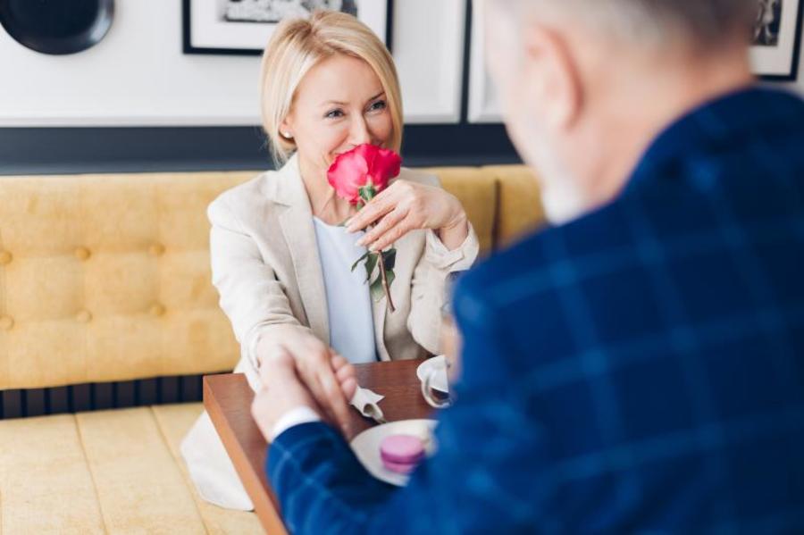 It's up to you to decide when and if you tell your date about your ED