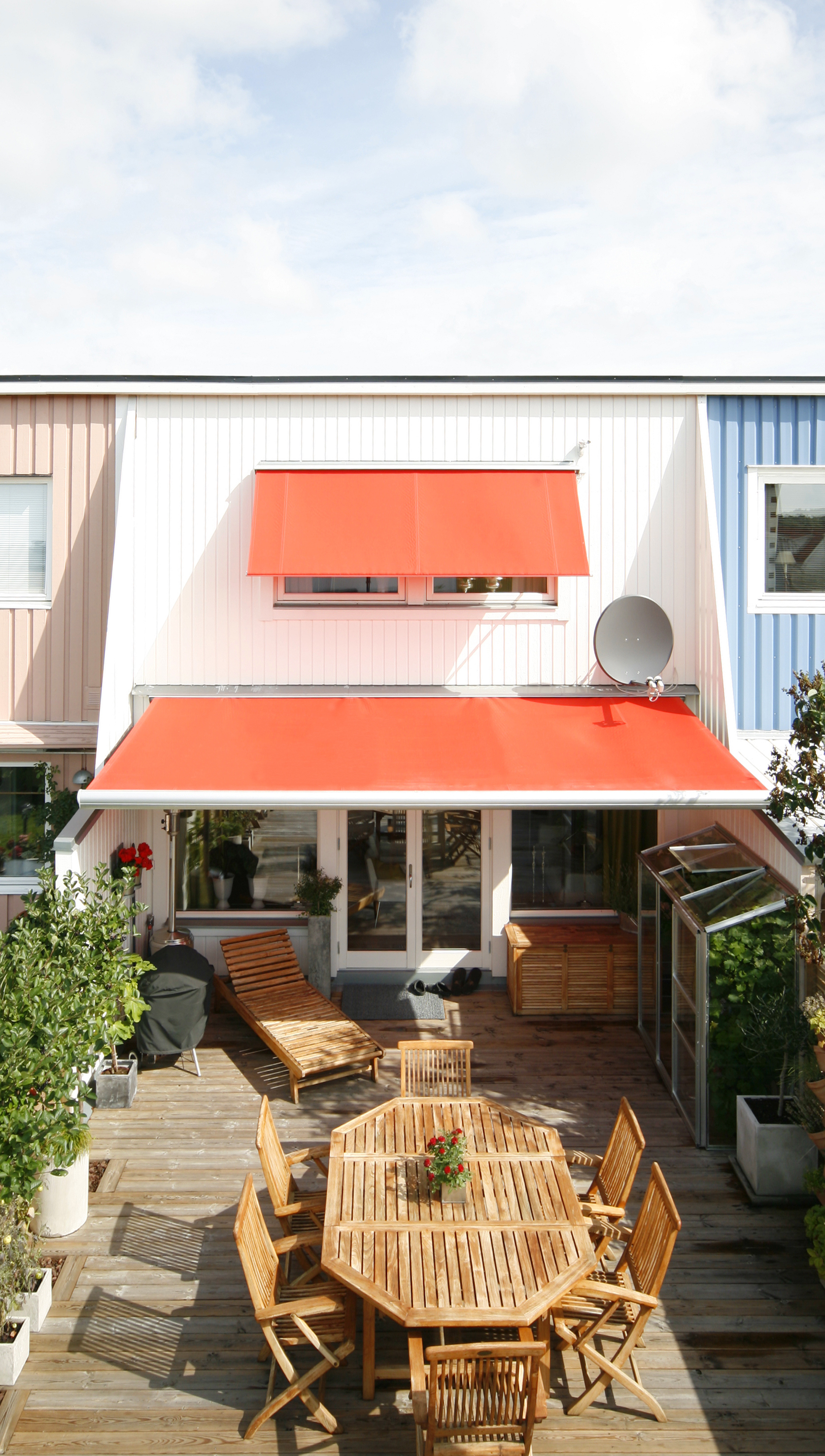 Retractable Awnings Motorized Or Manual