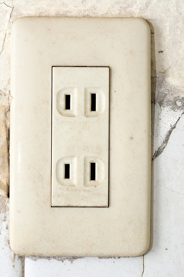 Double wall socket.